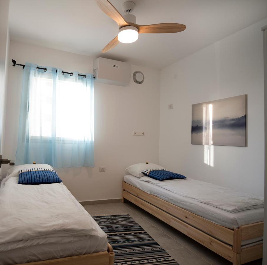 Argaman Beach Apartment Акко Экстерьер фото